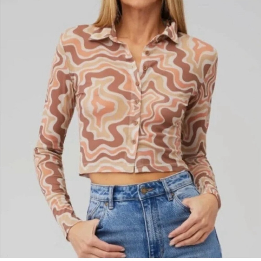 Chic Wave Patterned Button Down Shirt